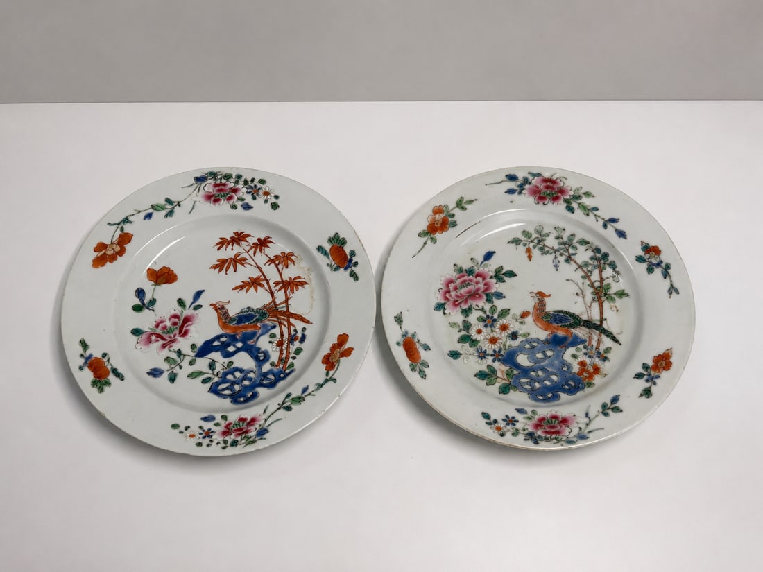 Pair of Chinese famille rose porcelain plates (1 of 2)