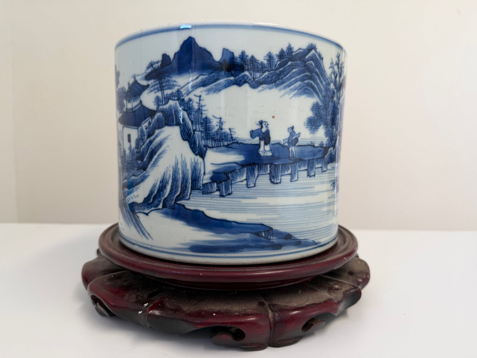 Chinese blue and white landscape porcelain brush pot: Dimension: 7.5x6 inches , please note Due to manual measurement, dimensions may vary. Condition: Good used condition, please note buyers are obligated to come to the site to inspect the condition and