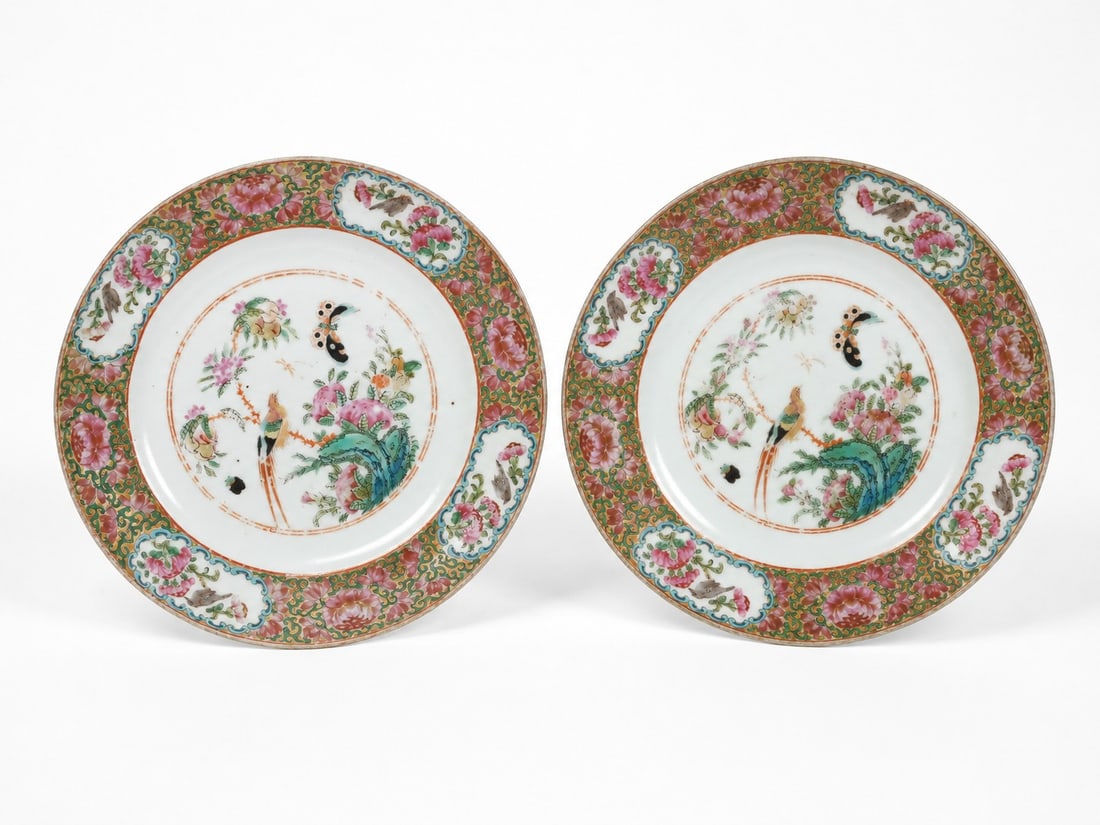 Pair of Chinese antique famille rose birds porcelain plates: Dimension: 9.5 inches , please note Due to manual measurement, dimensions may vary. Condition: Good used condition, please note buyers are obligated to come to the site to inspect the condition and