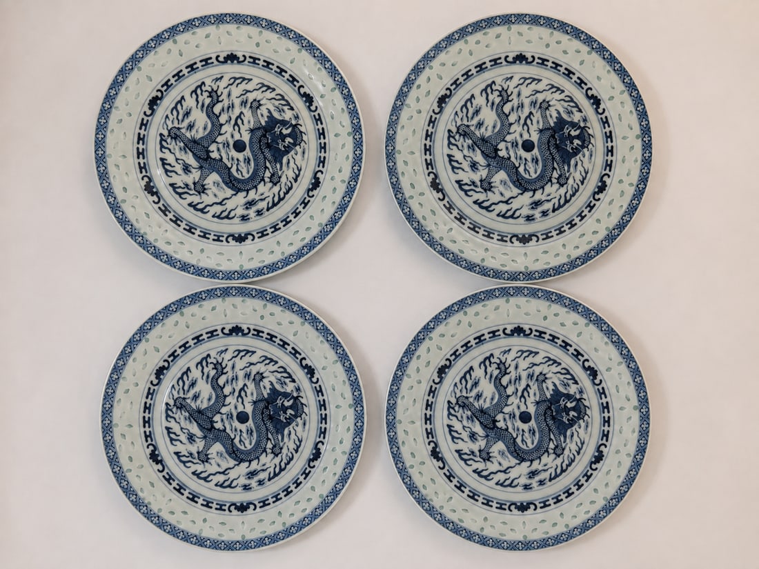 Set of 4 Chinese blue and white dragon rice plates: Dimension: 8 inches , please note Due to manual measurement, dimensions may vary. Condition: Good used condition, please note buyers are obligated to come to the site to inspect the condition and deta