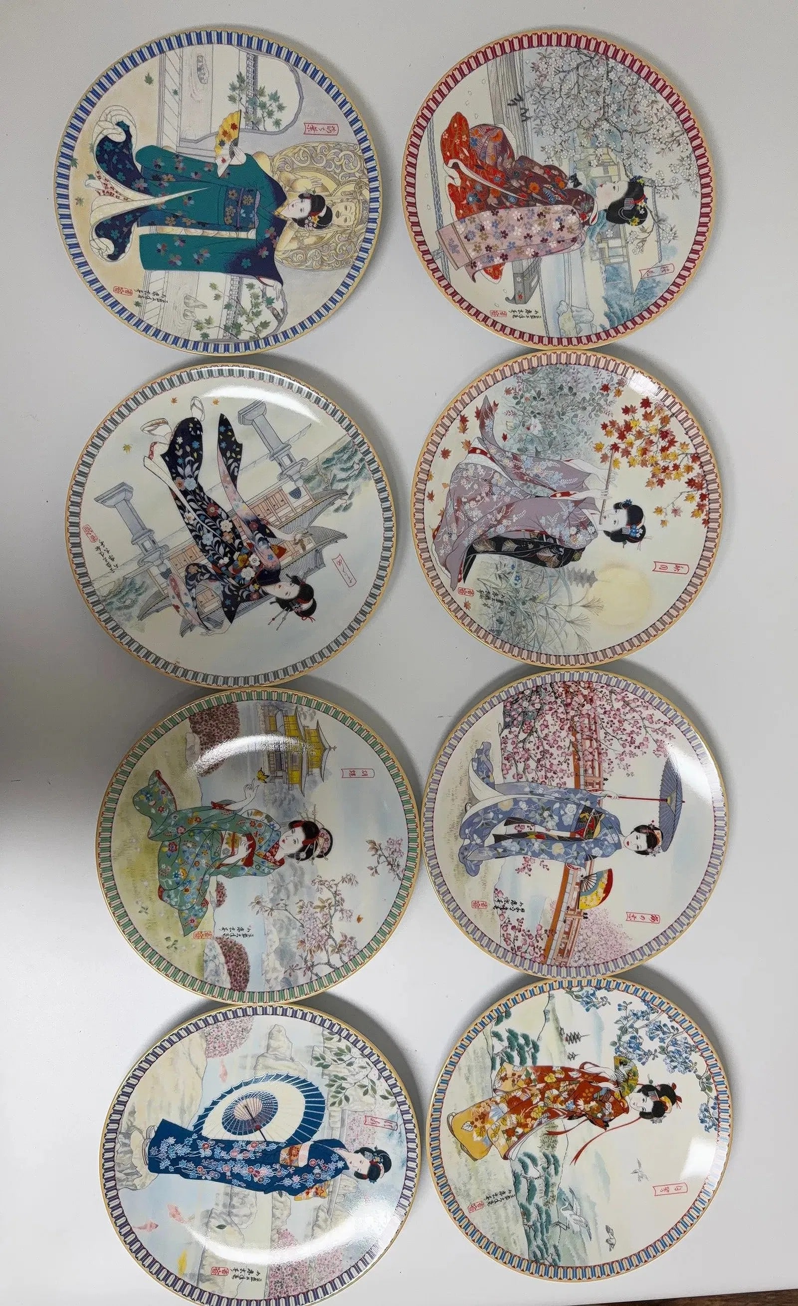 Set of 8 Japanese porcelain Geisha plates with boxes: Dimension: 8.4 inch , please note Due to manual measurement, dimensions may vary. Condition: Good used condition, please note buyers are obligated to come to the site to inspect the condition and deta