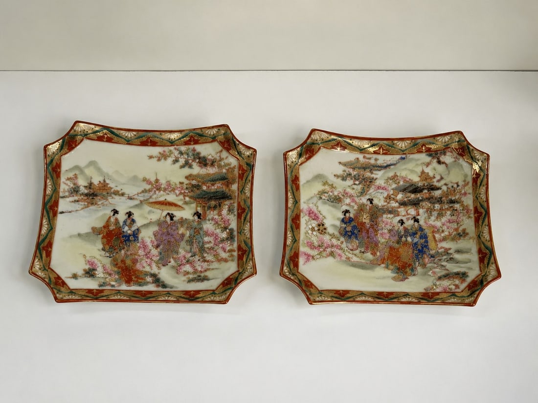 Pair of Japanese Ceramic Plaques: Dimension: 12.5 inch , please note Due to manual measurement, dimensions may vary. Condition: Good used condition, please note buyers are obligated to come to the site to inspect the condition and det