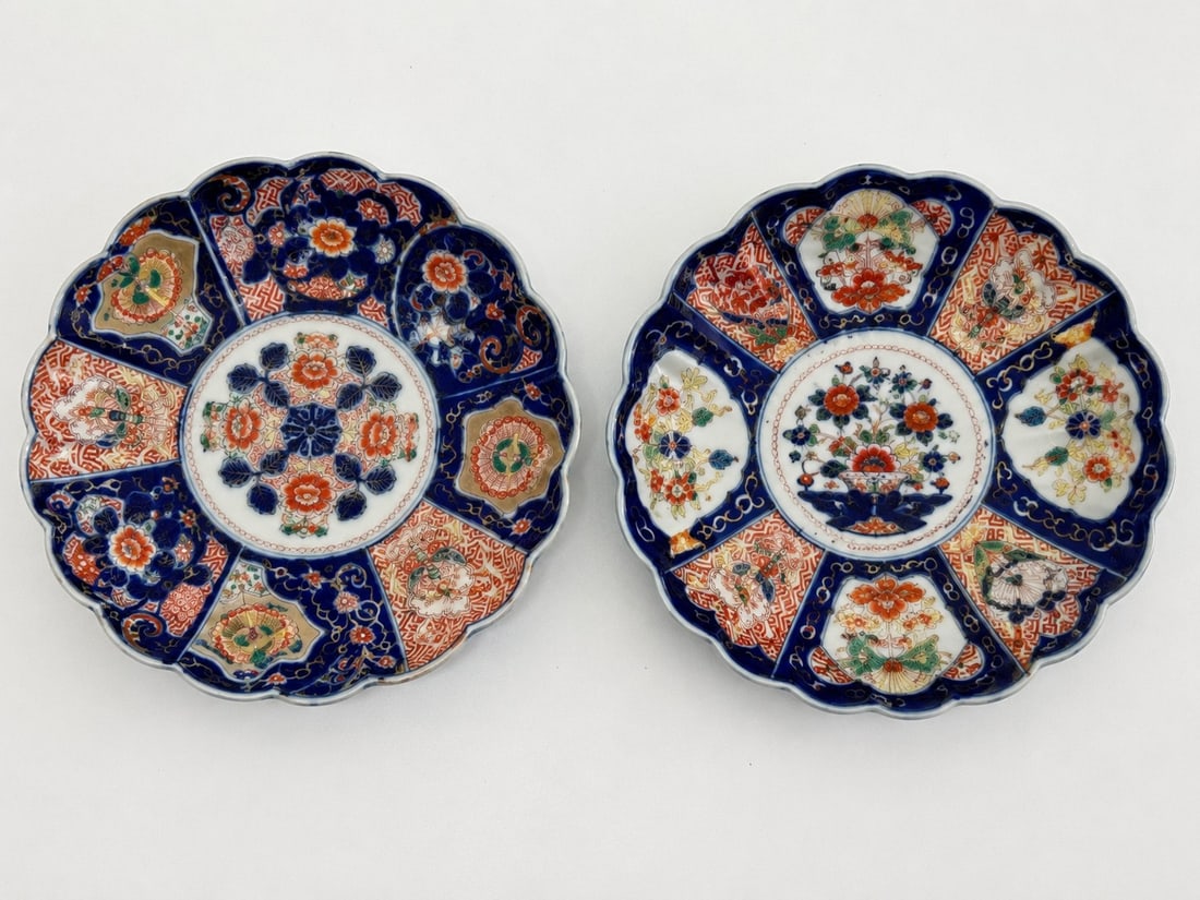 Pair of Japanese Ceramic plates: Dimension: 10.8 inch , please note Due to manual measurement, dimensions may vary. Condition: Good used condition, please note buyers are obligated to come to the site to inspect the condition and