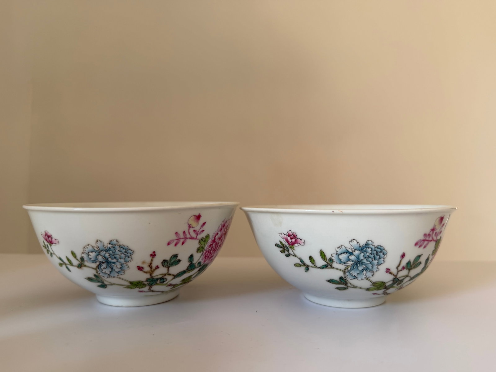 Pair Of Chinese Famille Rose Porcelain Bowls Mark - 4