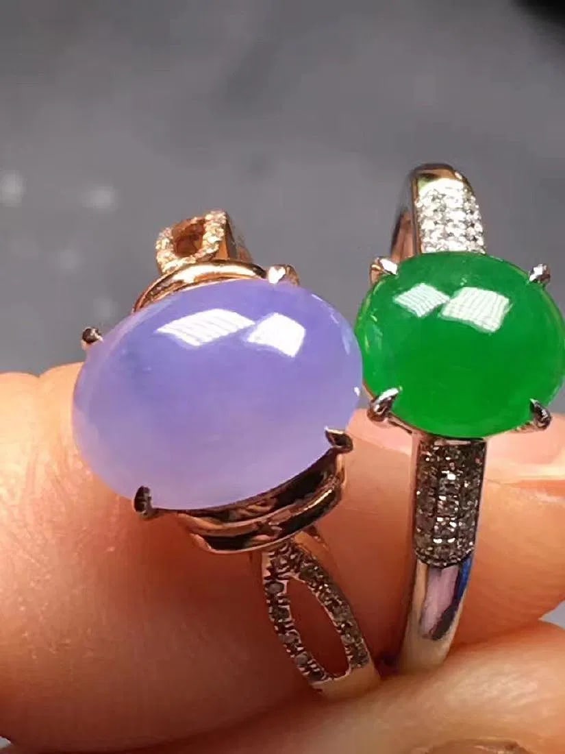 JADEITE RING - 2