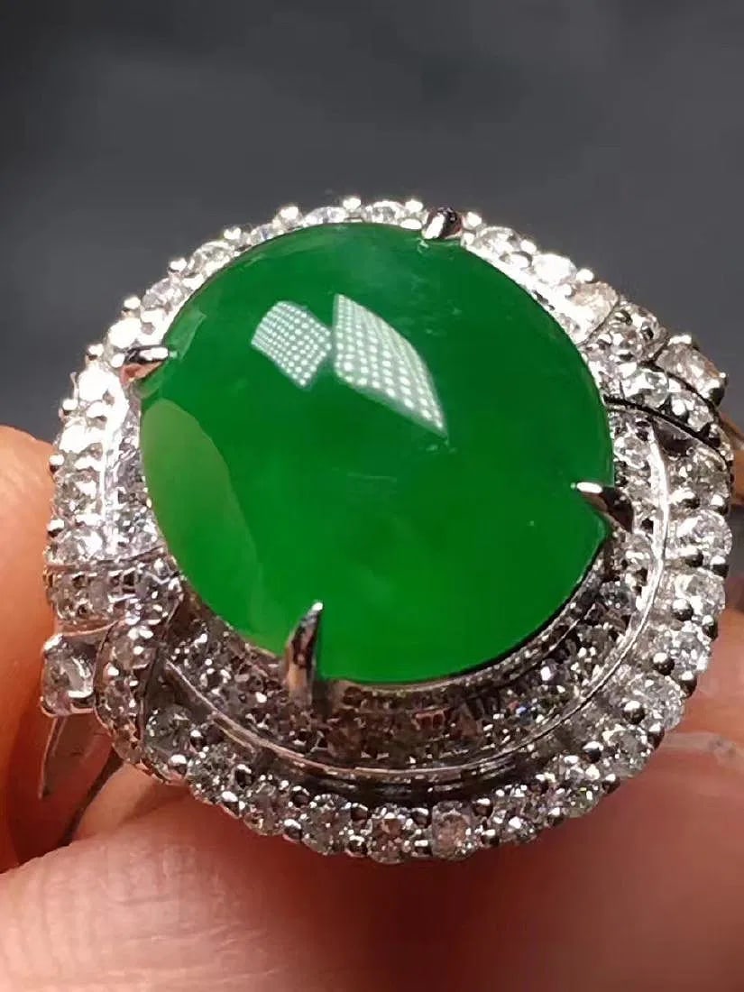 JADEITE RING - 2