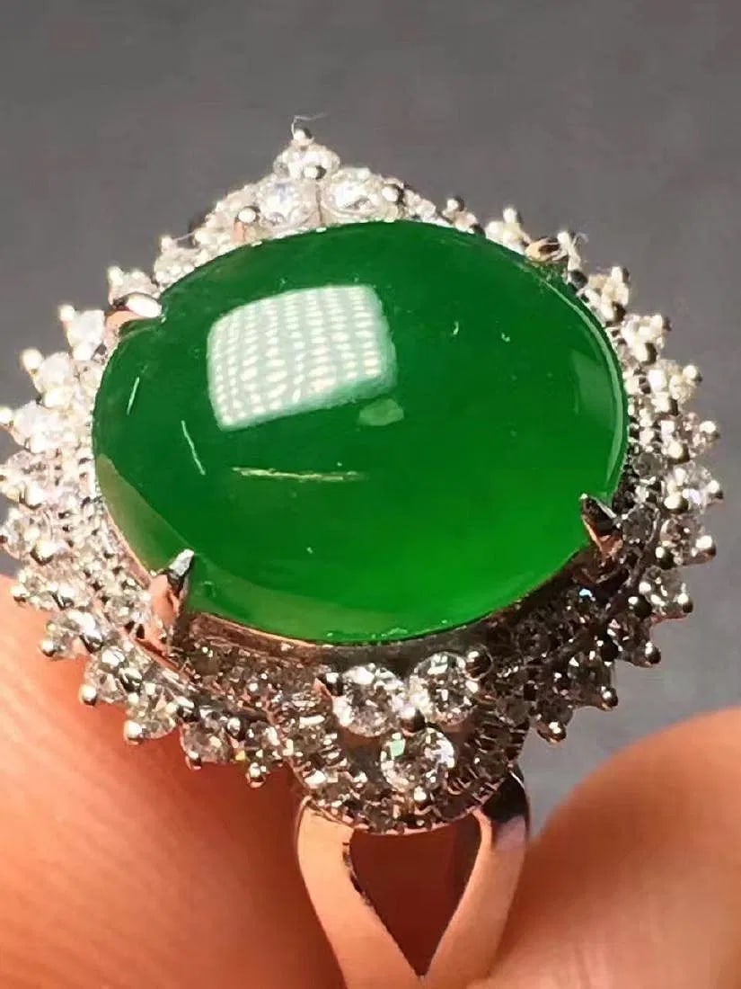 JADEITE RING - 2