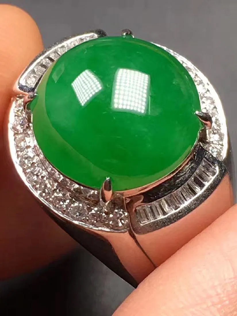 JADEITE RING - 2