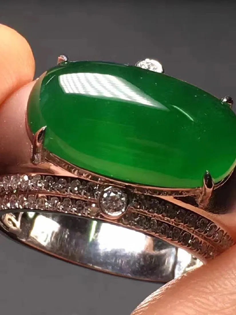 JADEITE RING - 2