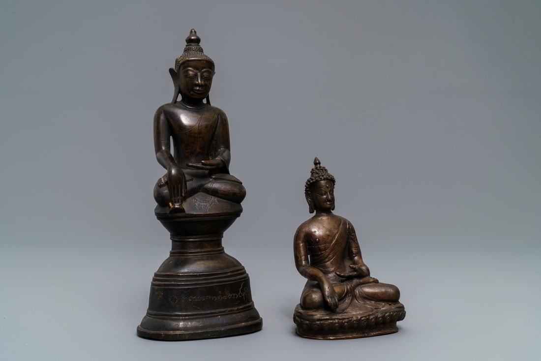 Two bronze figures of Buddha, Siam and Nepal, 17/18th C. (1 of 7)