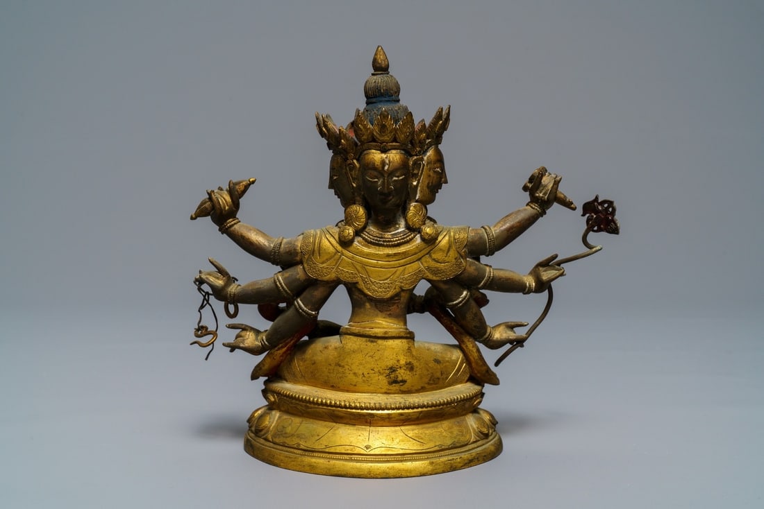 A Sino-Tibetan inlaid gilt bronze figure of Ushnishavijaya, 18th C. (1 of 3)