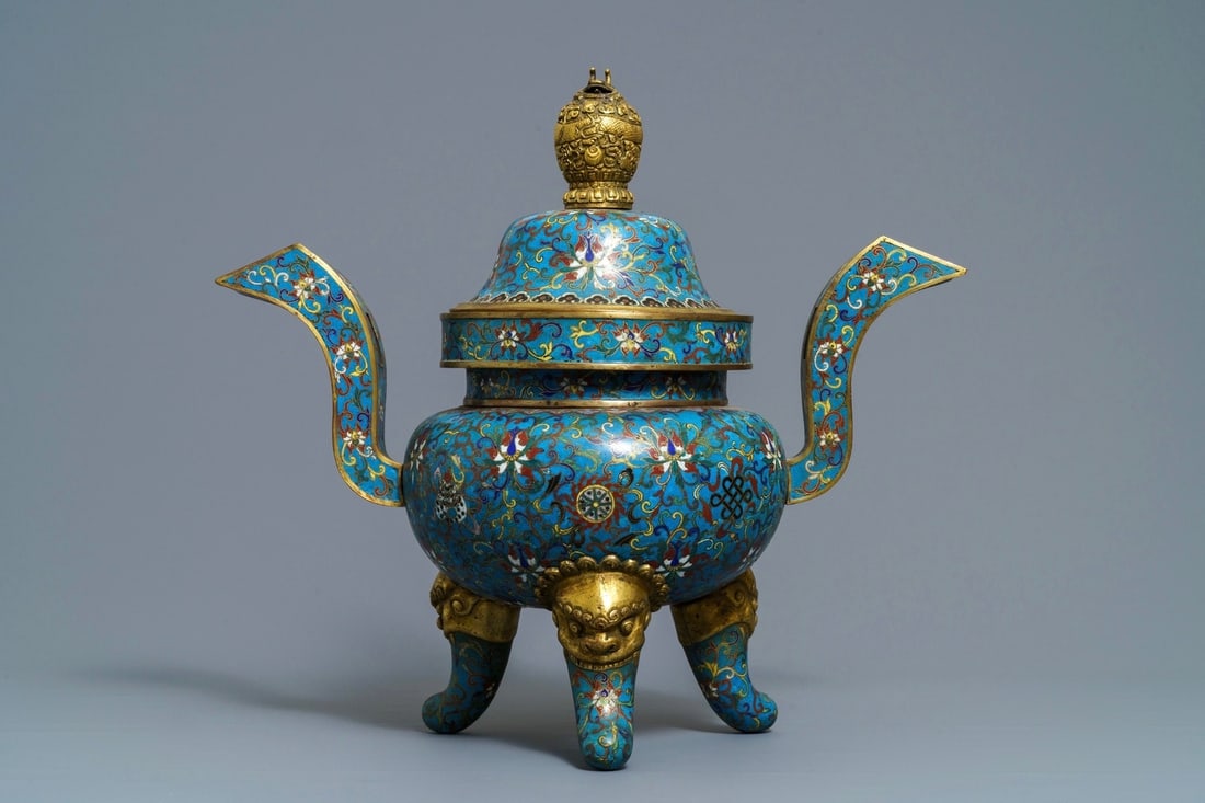 A large Chinese cloisonné incense burner and cover, 18/19th C. (1 of 6)