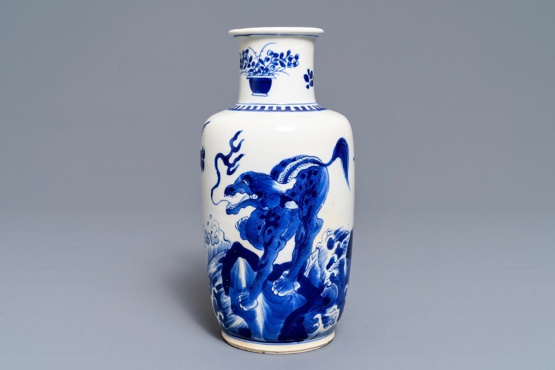 A Chinese blue and white rouleau vase with qilins, Kangxi (1 of 6)