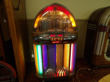 Wurlitzer Model 1100 juke box