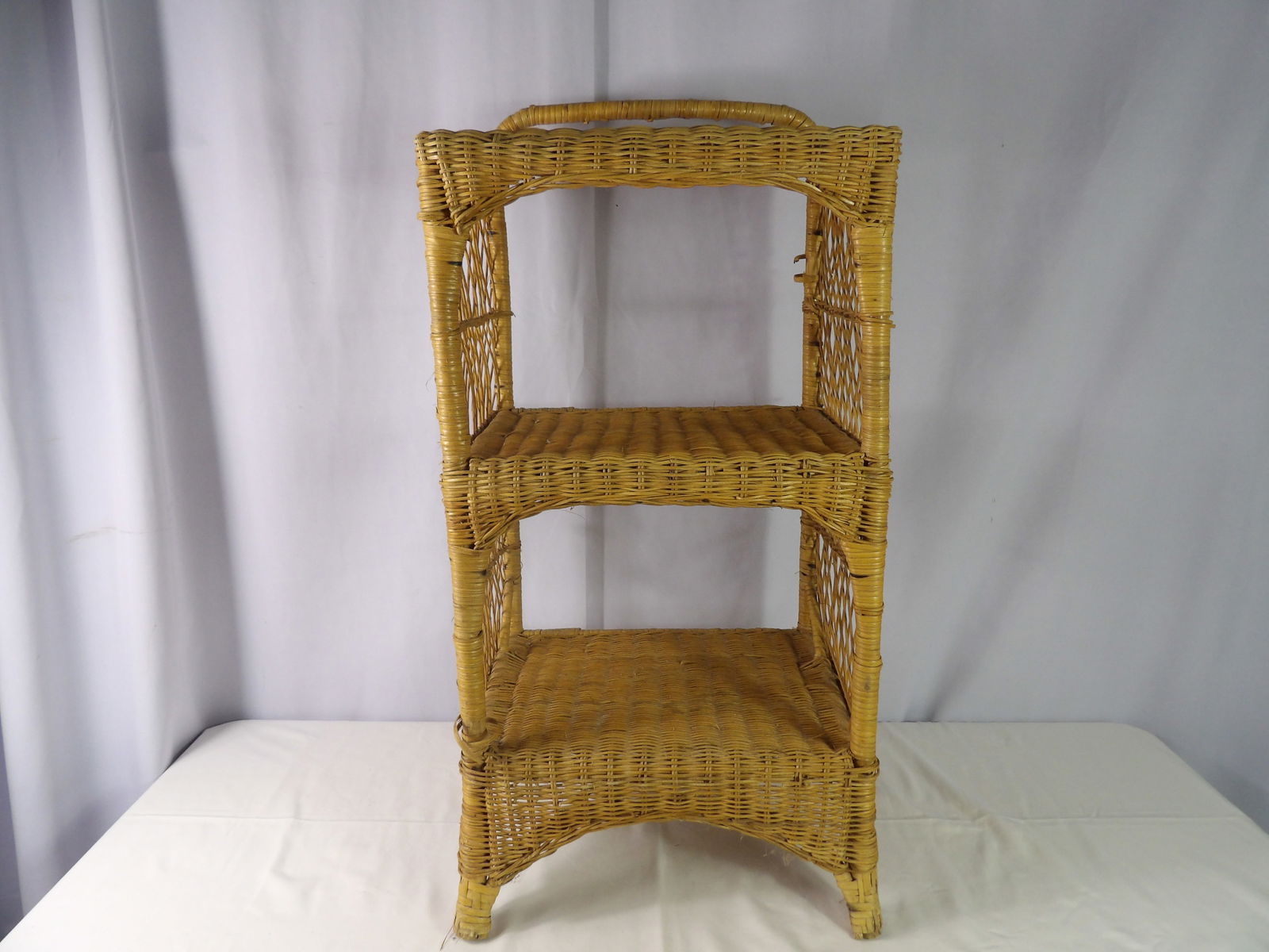 Small wicker shelf (1 of 3)