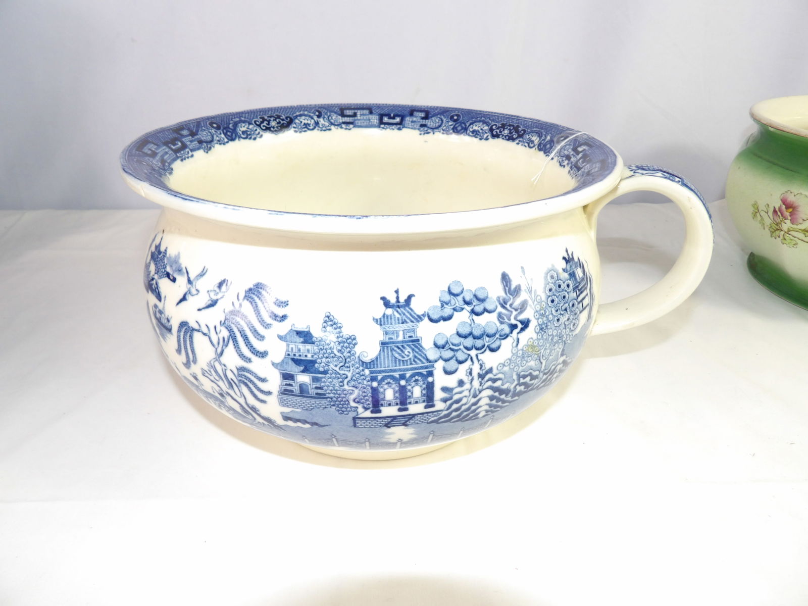 Early Asian Painted Bowl: Early Asian Painted Bowl. All measurements approximate. Please see photos for condition and details. Selling as is from 04281.