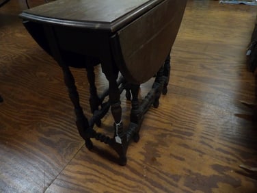 Wide Gate Leg Table