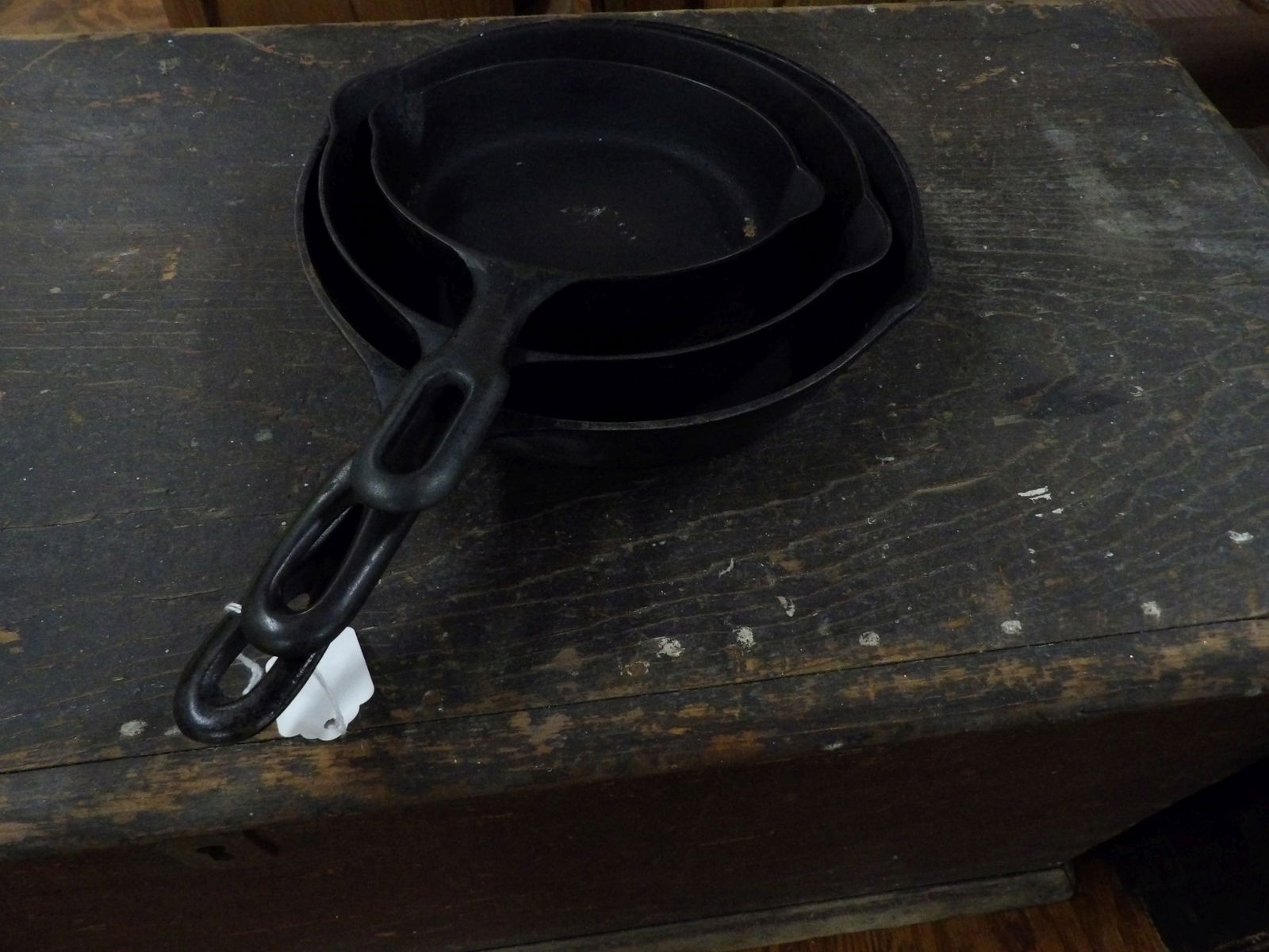 3 pcs.-Cast Iron Frying Pans (1 of 4)