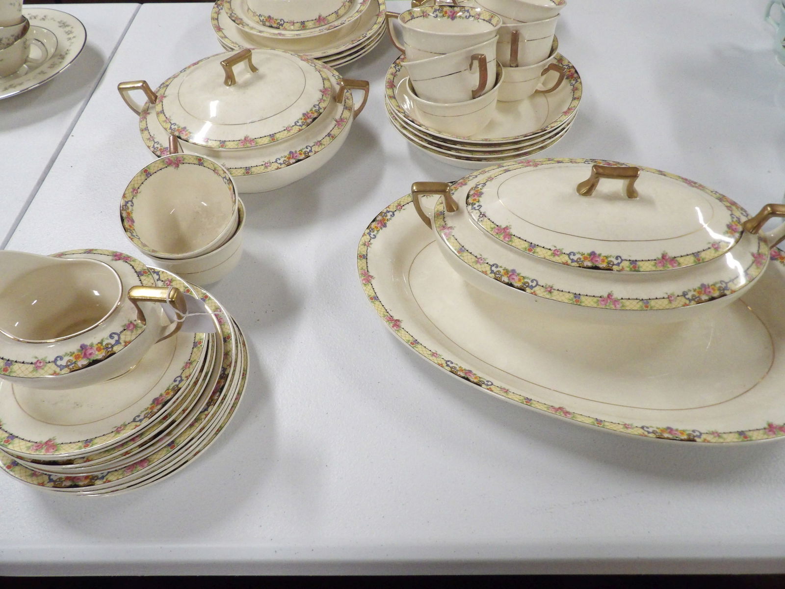 Homer Laughlin China Set (1 of 4)