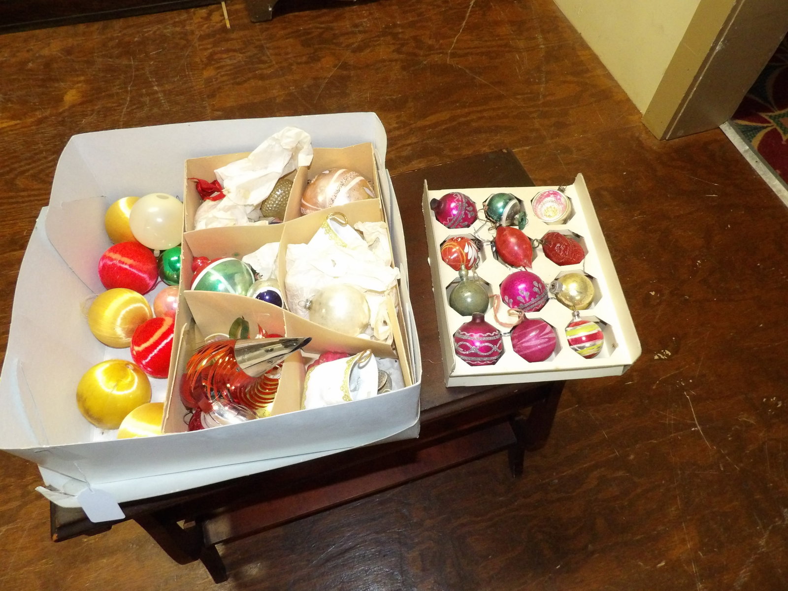 Approximately 3 dozen vintage Xmas ornaments: Approximately 3 dozen vintage Xmas ornaments. All measurements approximate. Please see photos for condition and details. Selling as is from 04281.