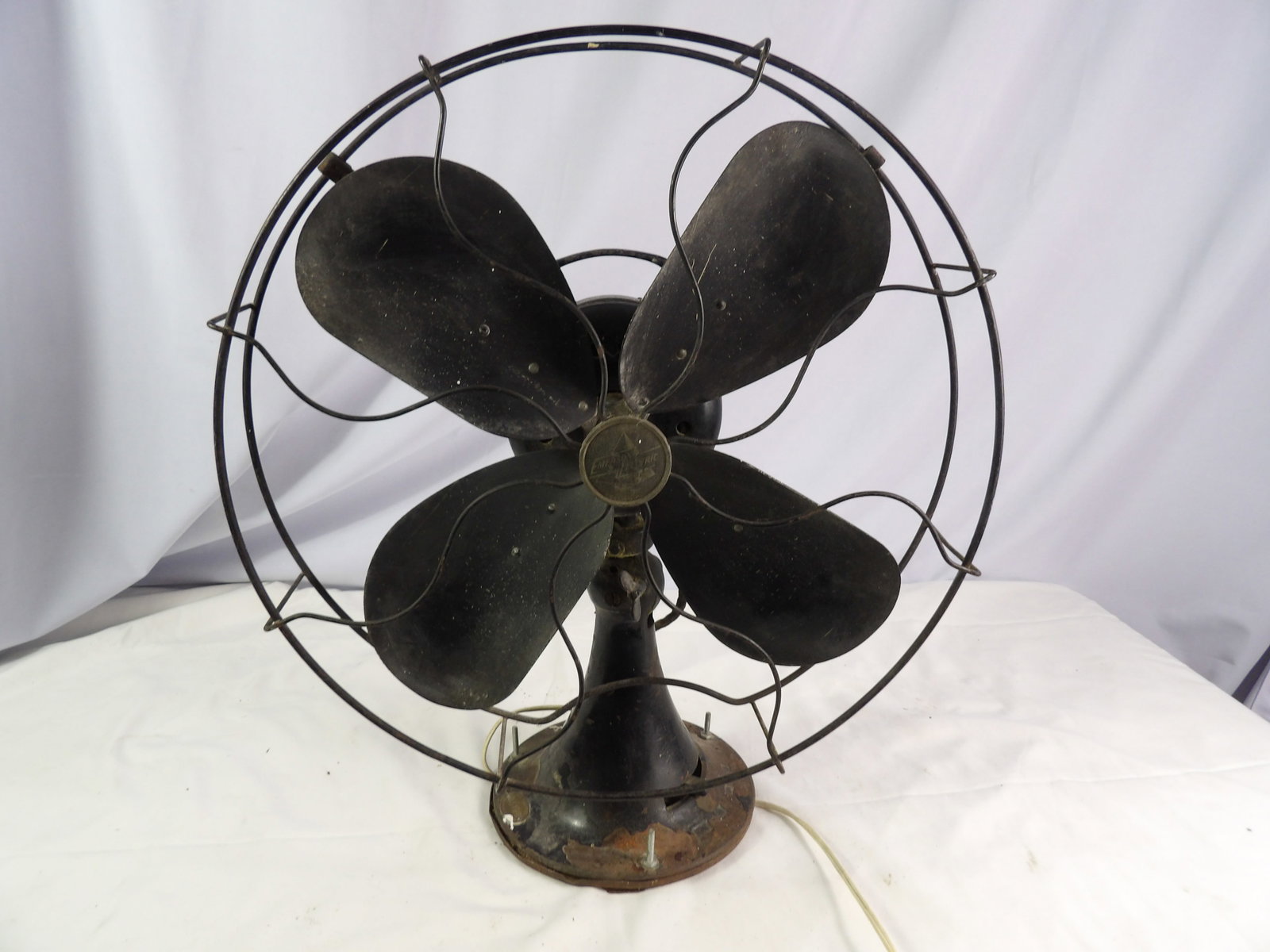 17" Electric Fan: Emerson 17" Diameter Electric Fan. Not Tested. All Measurements approximate. See photos for condition and details. Selling as is from 04281.