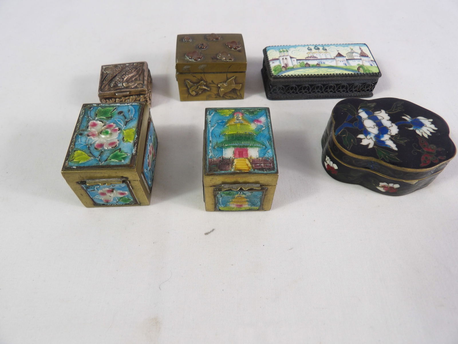 6 Early Pill Boxes: 6 Early Pill Boxes. All Measurements approximate. See photos for condition and details. Selling as is from 04281.