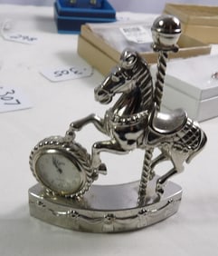 Elgin Quartz Desk Clock