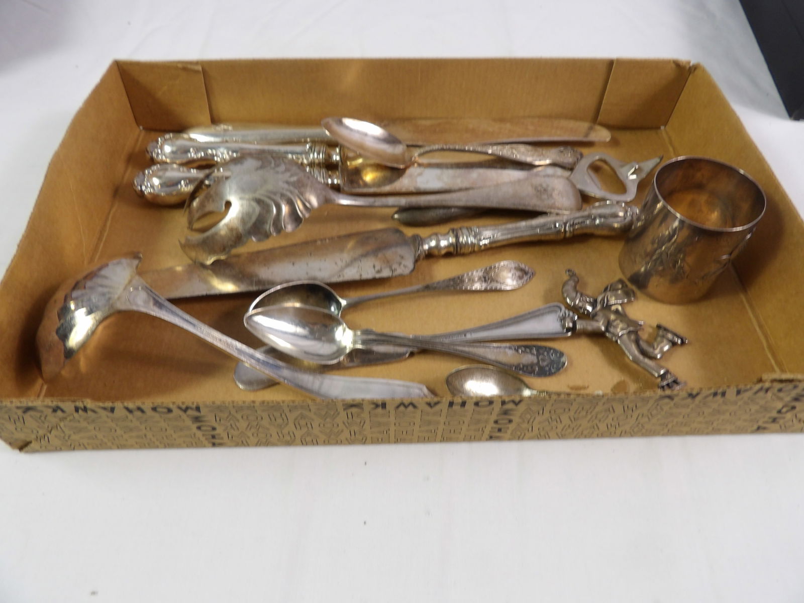 Large Lot of Miscellaneous Silver Plated Items (1 of 4)