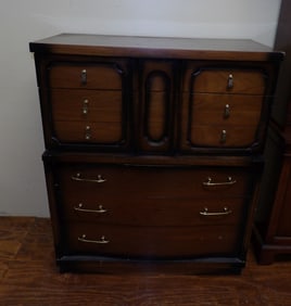 Mid-Century Modern 4-Drawer Dresser
