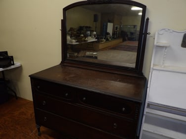 4-Drawer Mirrored Dresser