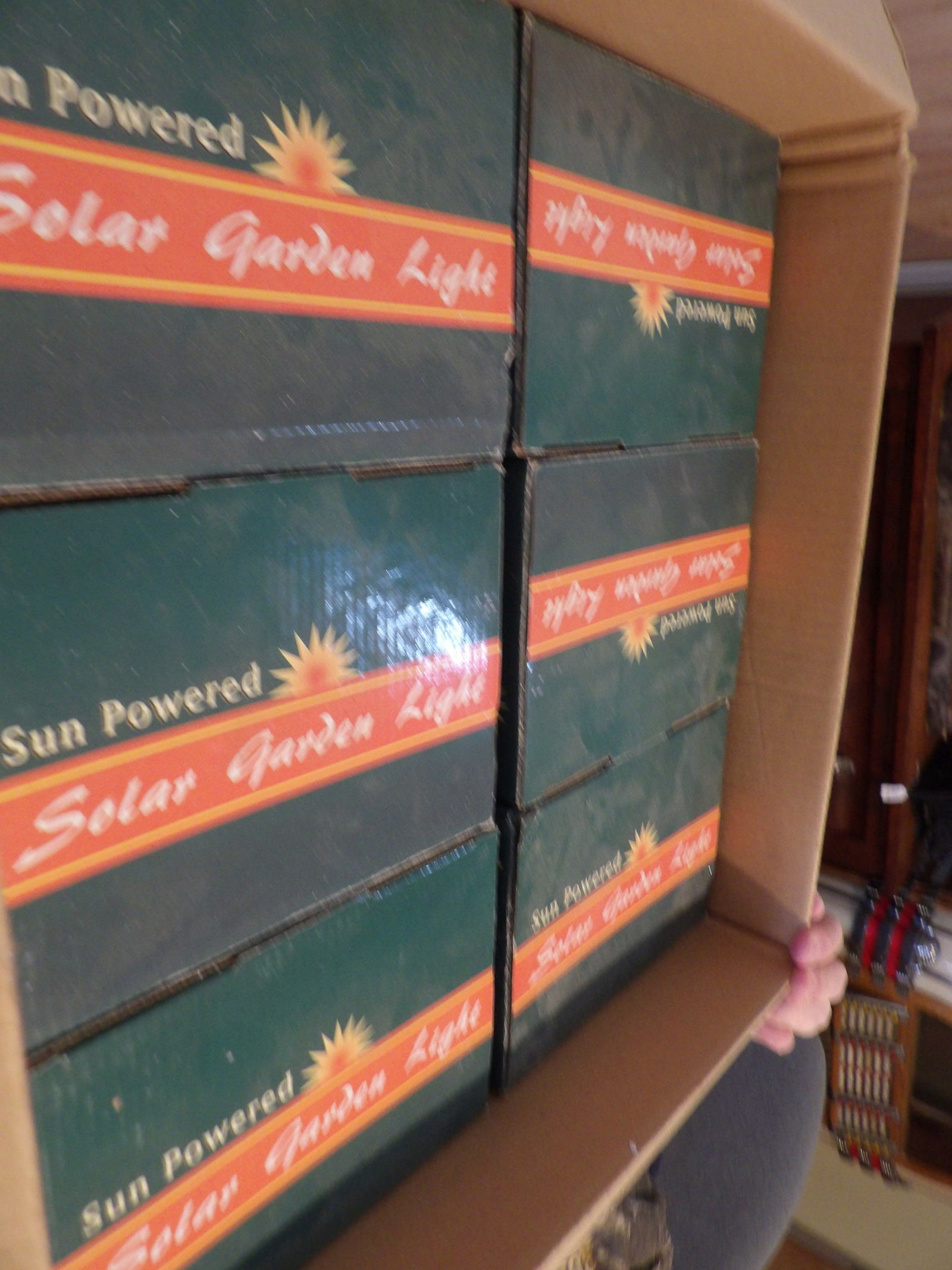 6 Sun Power Garden Lights: 6 Sun Power Garden Lights. All measurements approximate. Please see photos for condition and details. Selling as is from 04281.