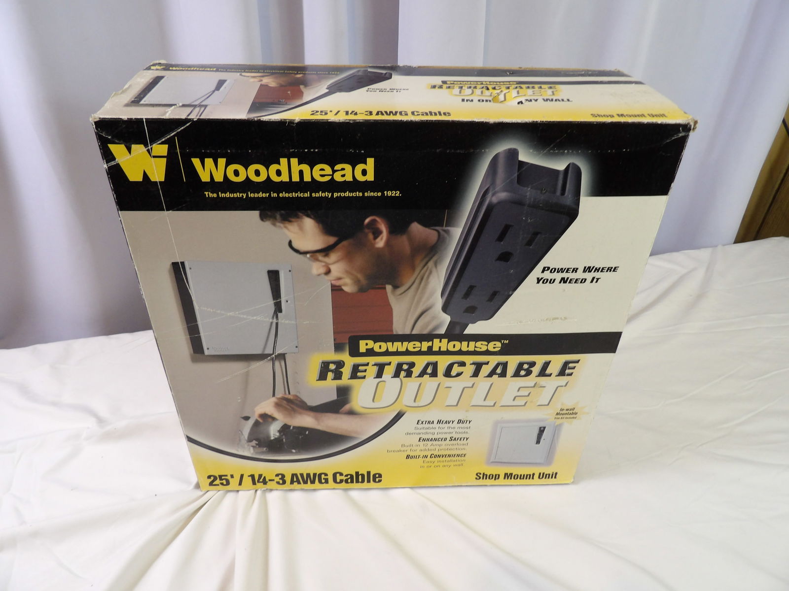 Retractable Power Outlet - 4