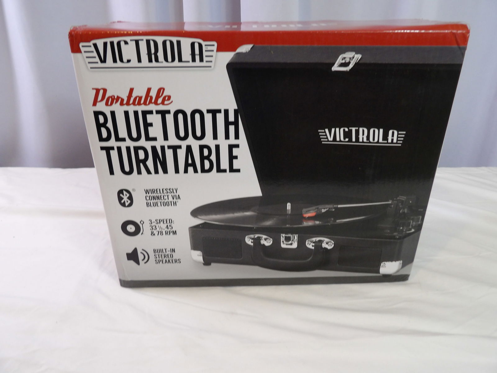 Portable Blue Tooth Turntable: Victrola Portable Blue Tooth Turntable. All measurements approximate. Please see photos for condition and details. Selling as is from 04281.