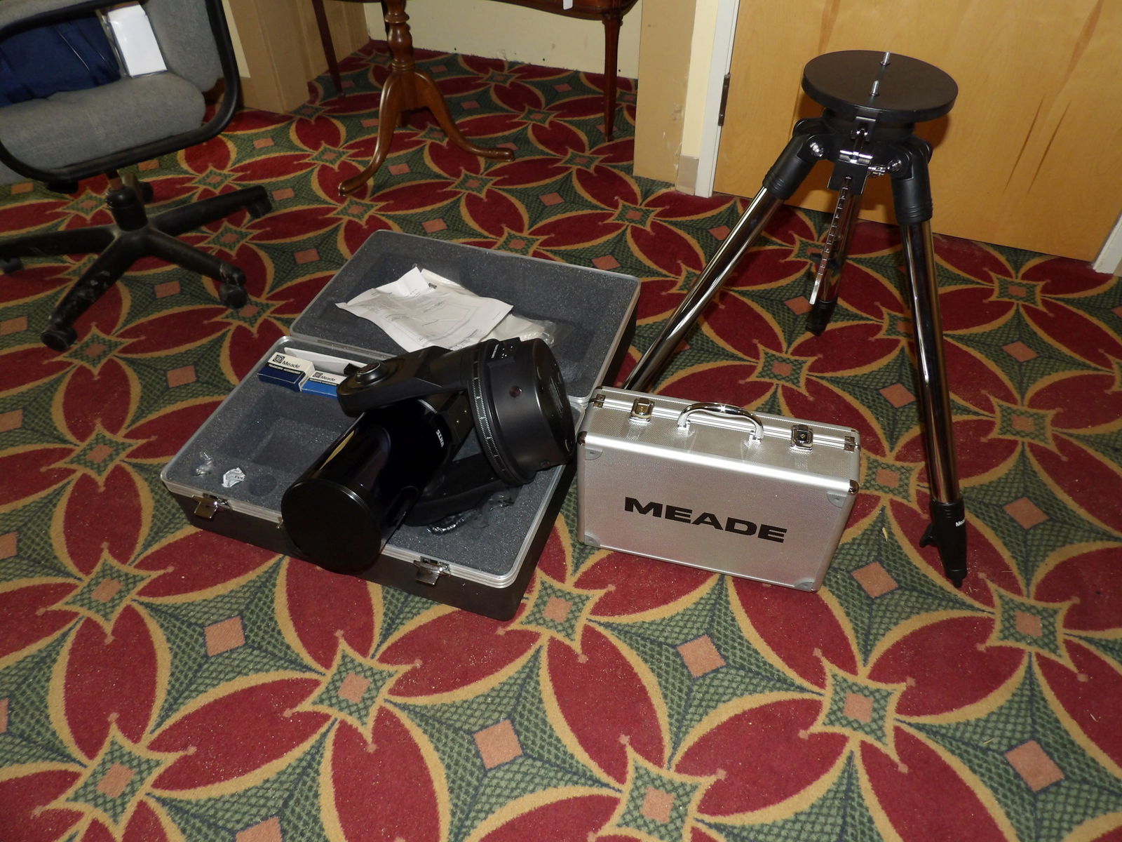 Meade Telescope: Meade Telescope, ETX-125EC, New in the box. Many Extras, with Heavy Duty Tripod. All New. All measurements approximate. Please see photos for condition and details. Selling as is from 04281.