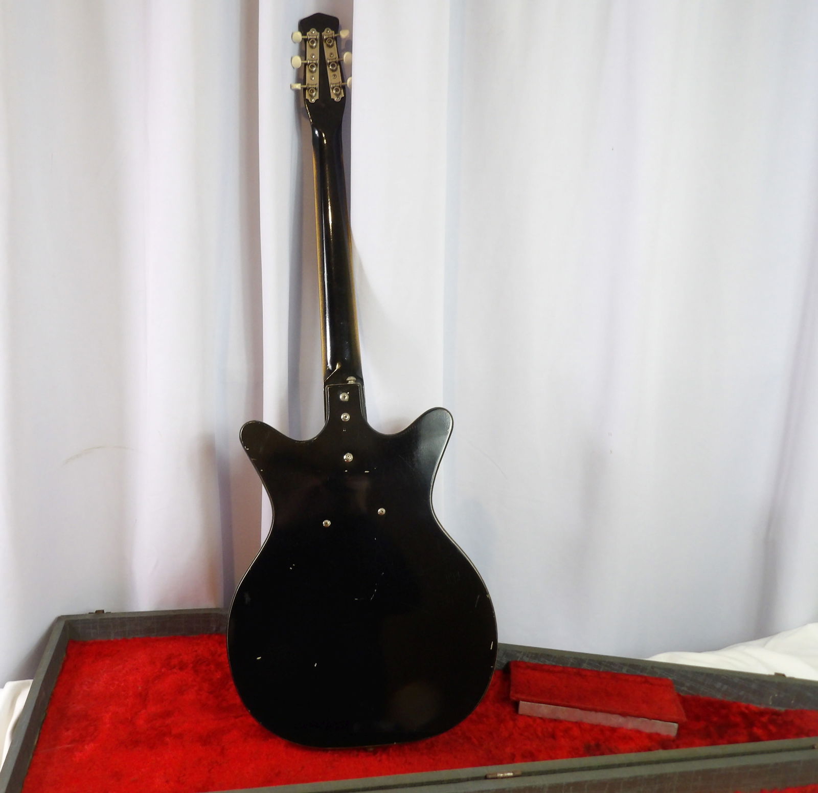 Early Danelectro 6 String - 4