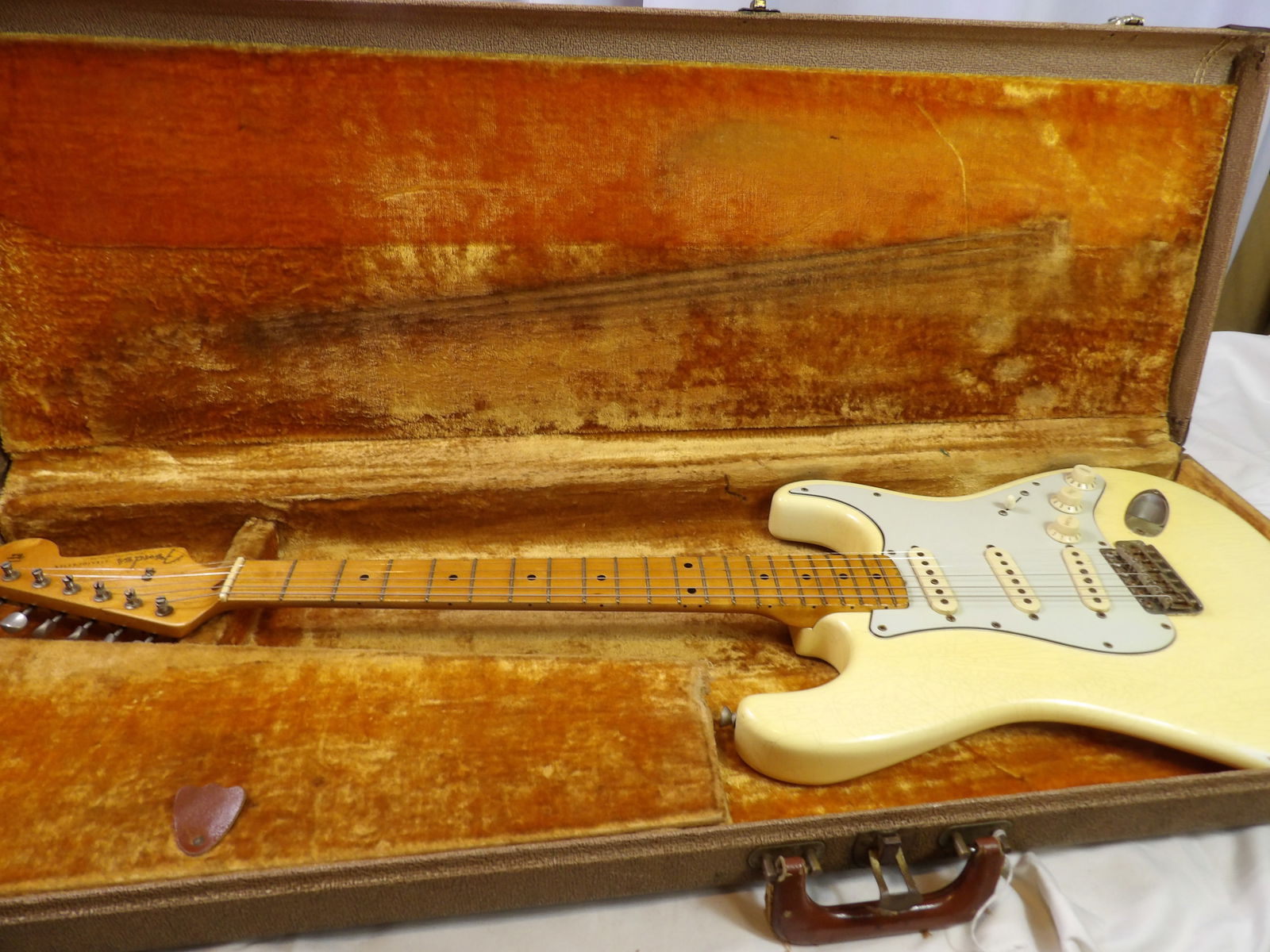 Oliver Uldry Parts Guitar: Oliver Uldry Parts Guitar. Has written appraisal from Gruhn Guitars for $5000. All measurements approximate. Please see photos for condition and details. Selling as is from 04281.