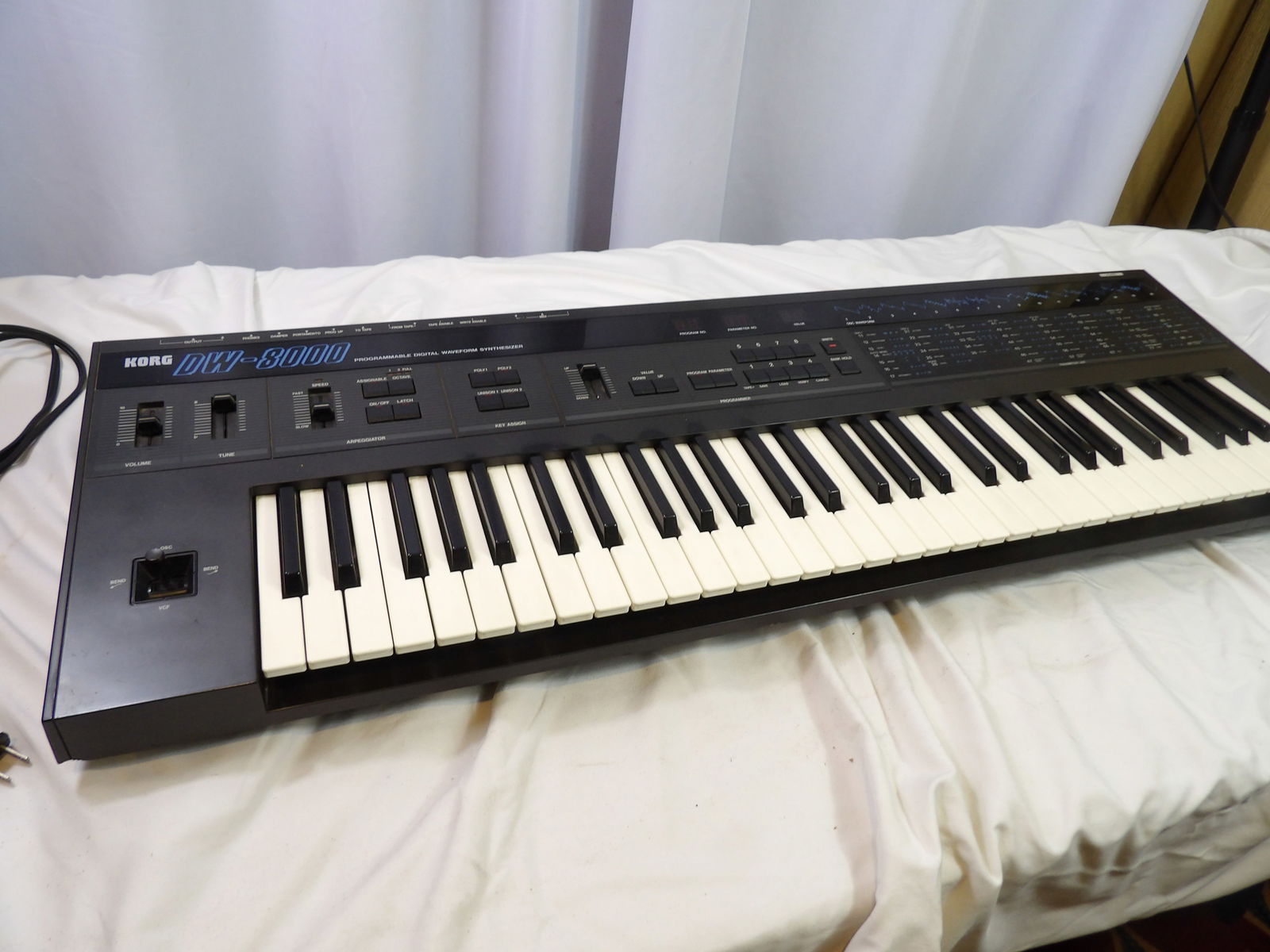 Korg Digital Synthesizer. (1 of 4)