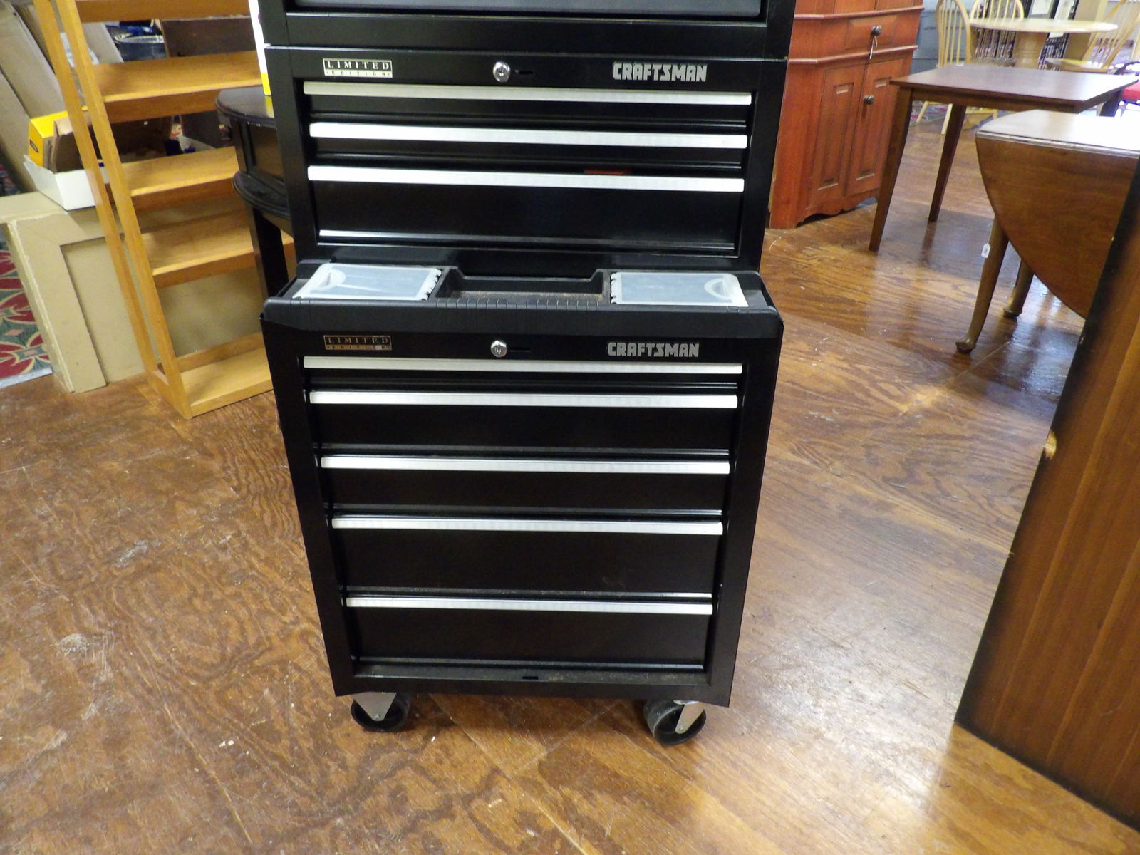 Craftsman Rolling Tool Box - 4