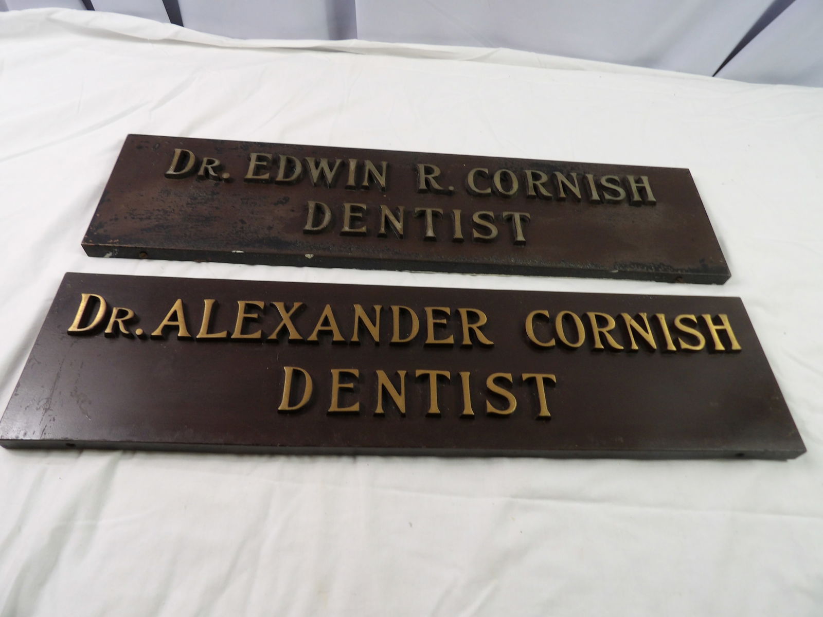 Pair of Dentist Signs: Pair of Dentist Signs, 6" x 24". All measurements approximate. Please see photos for condition and details. Selling as is from 04281.