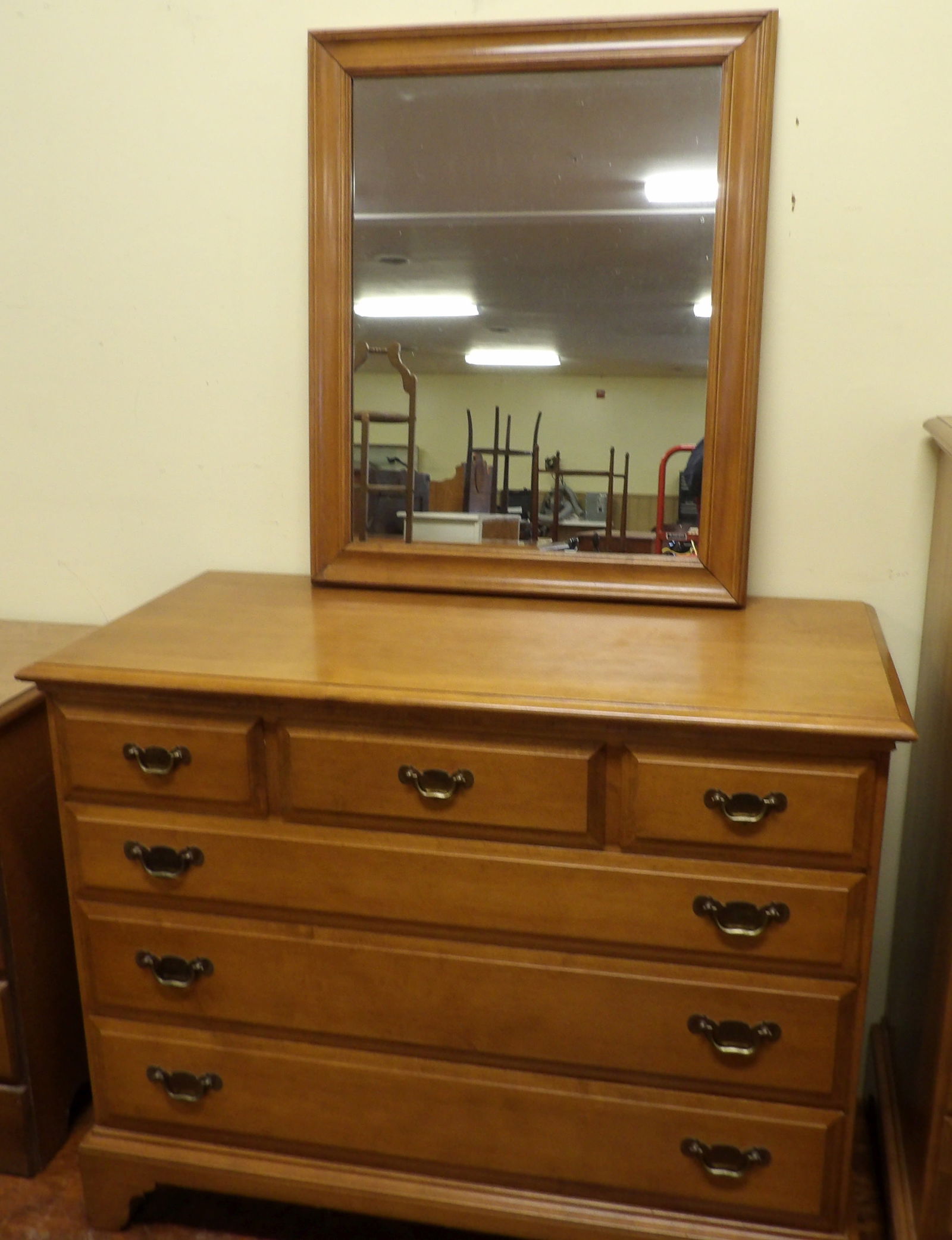 6 Drawer Maple Dresser with Mirror: 6 Drawer Maple Dresser with Mirror. Beals Furniture, Portland, ME. Excellent Condition. All measurements approximate. Please see photos for condition and details. Selling as is from 04281.