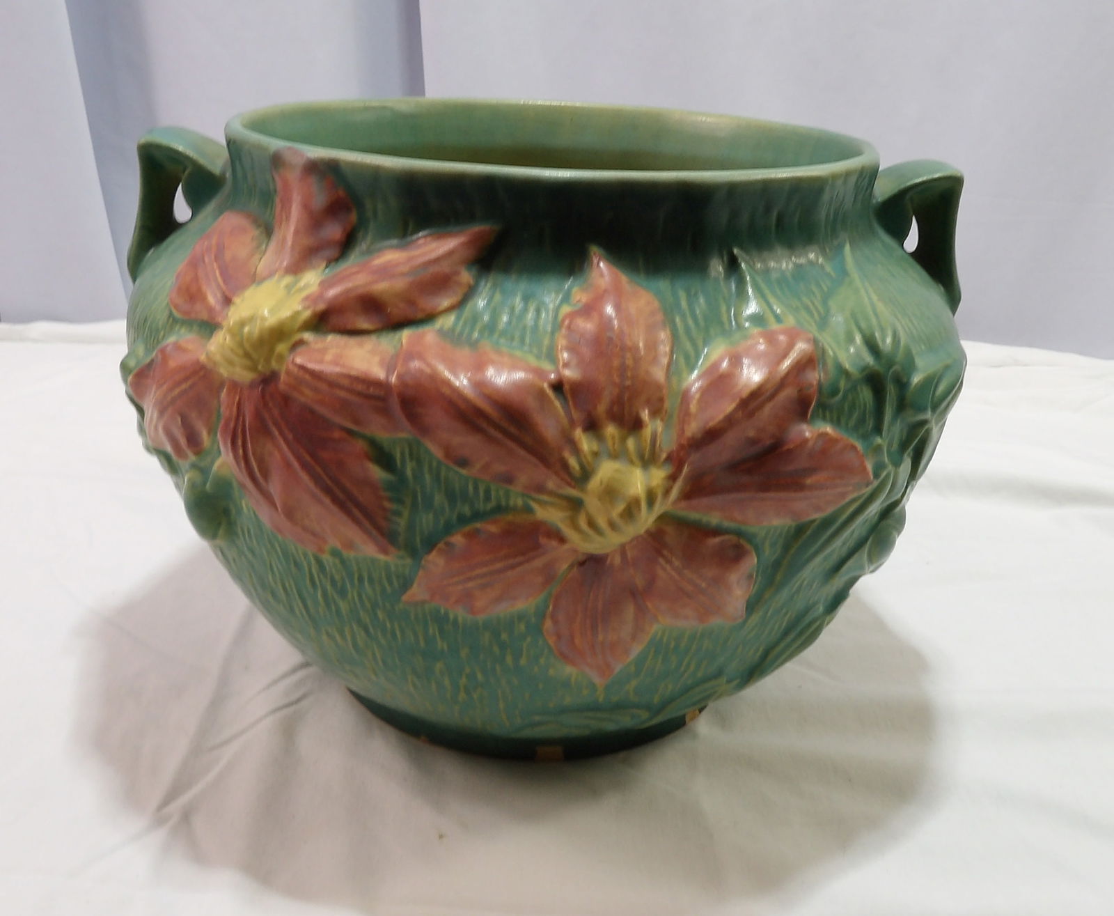 Roseville Vase (1 of 4)