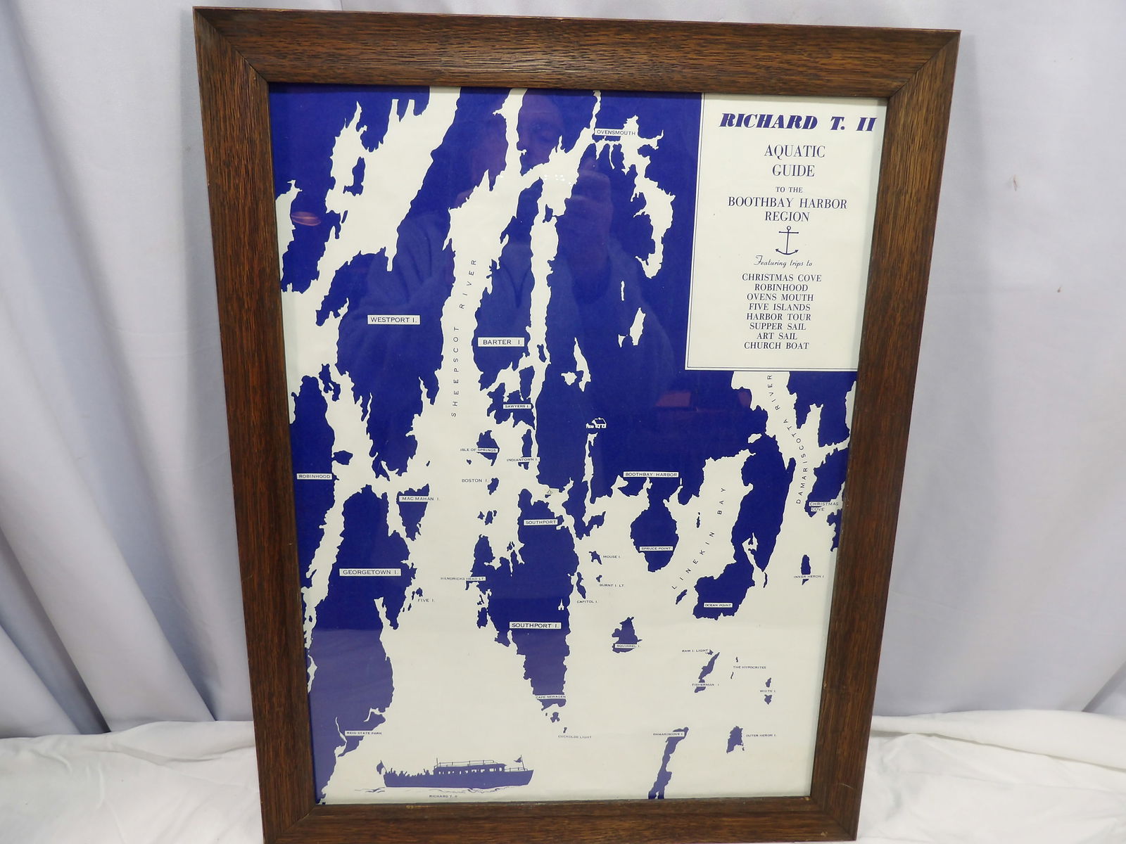 Aquatic Guide to Boothbay Harbor, ME: Aquatic Guide to Boothbay Harbor ME. 18" X 23" . All measurements approximate. Please see photos for condition and details. Selling as is from 04281.