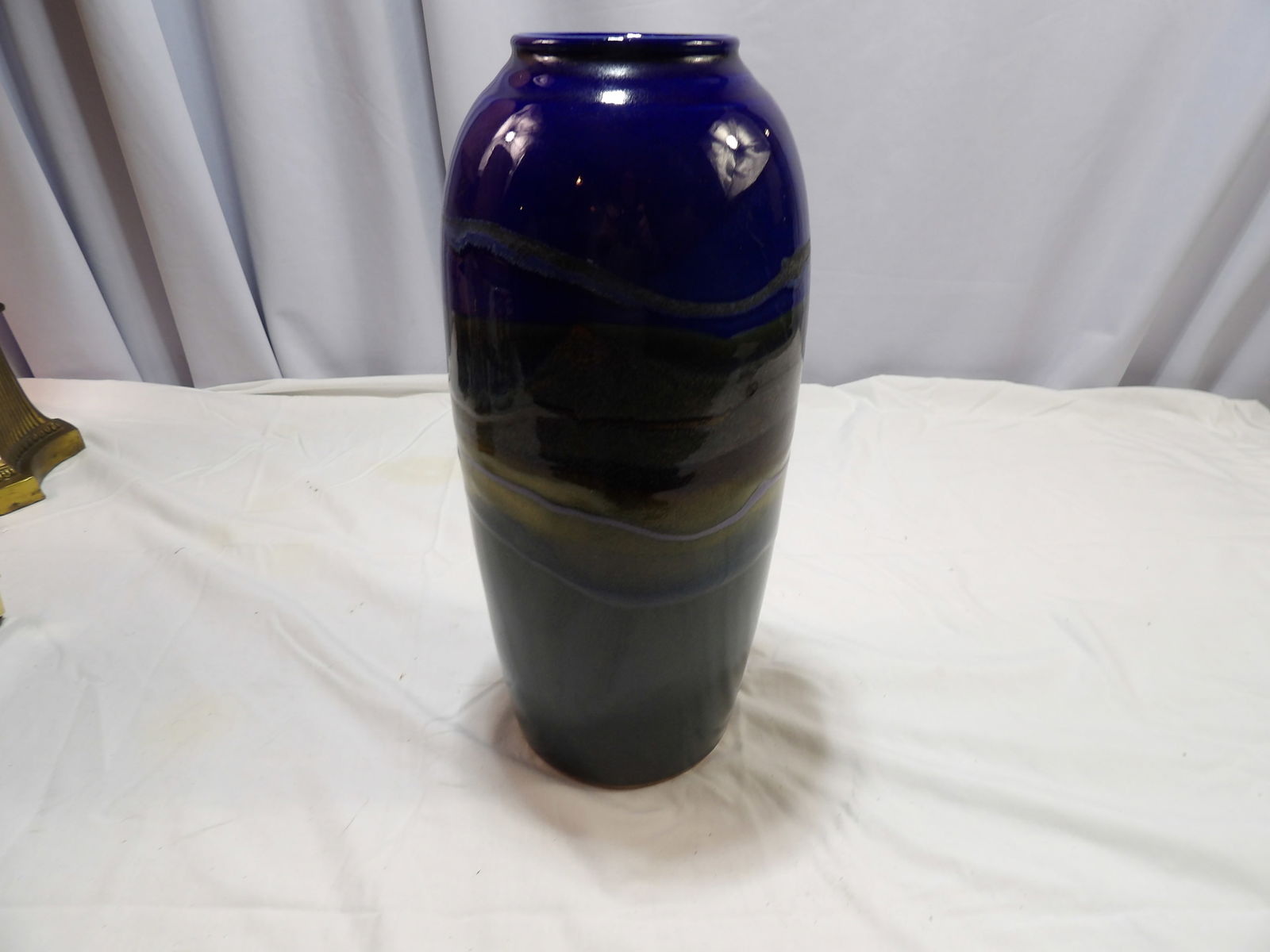 Hand Made Vase: Beautiful Hand Made Vase, by Bonnema, Bethel, ME. 13" Tall. All measurements are approximate. Please see photos for condition and details. Selling as is from 04281.
