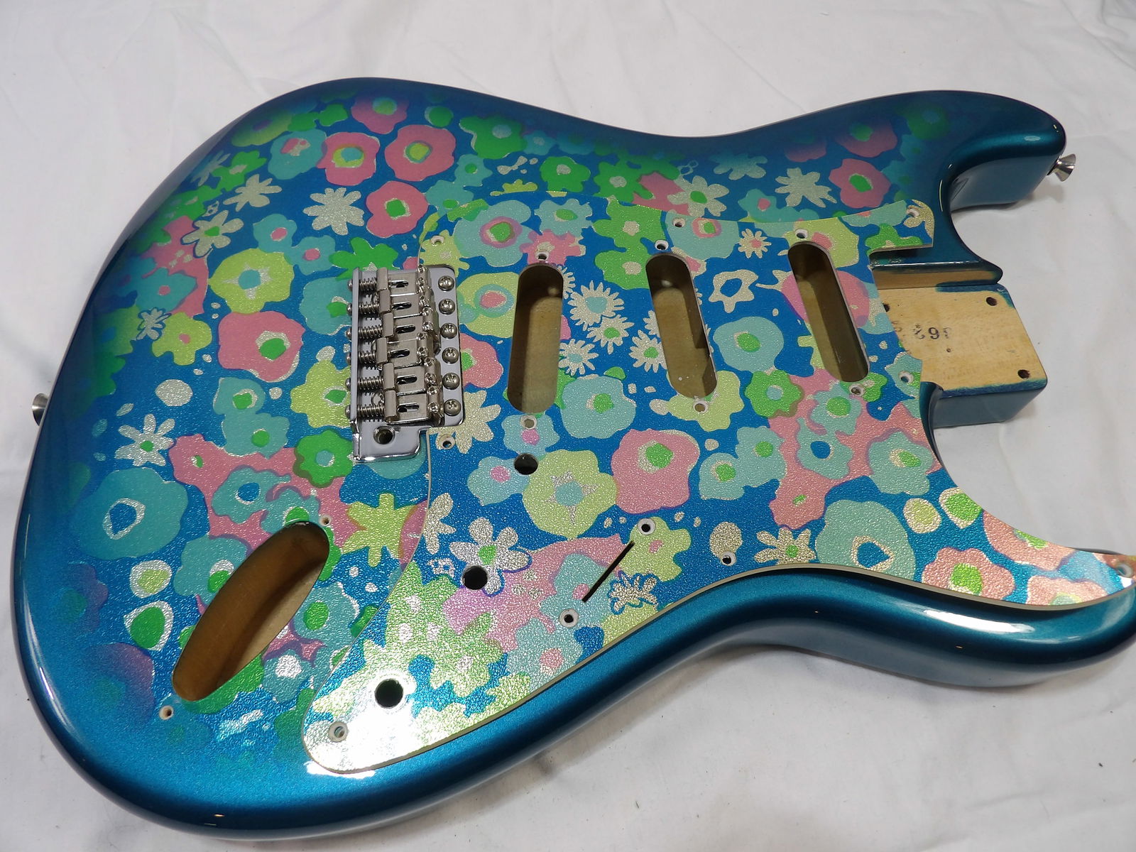 Fender Electric Body: Fender Electric Body. All measurements are approximate. Please see photos for condition and details. Selling as is from 04281.Body.