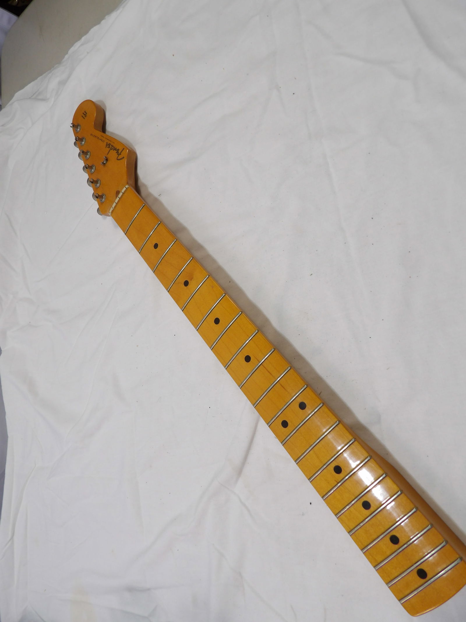 Fender Stratocaster Neck: Fender Stratocaster Neck. All measurements are approximate. Please see photos for condition and details. Selling as is from 04281.
