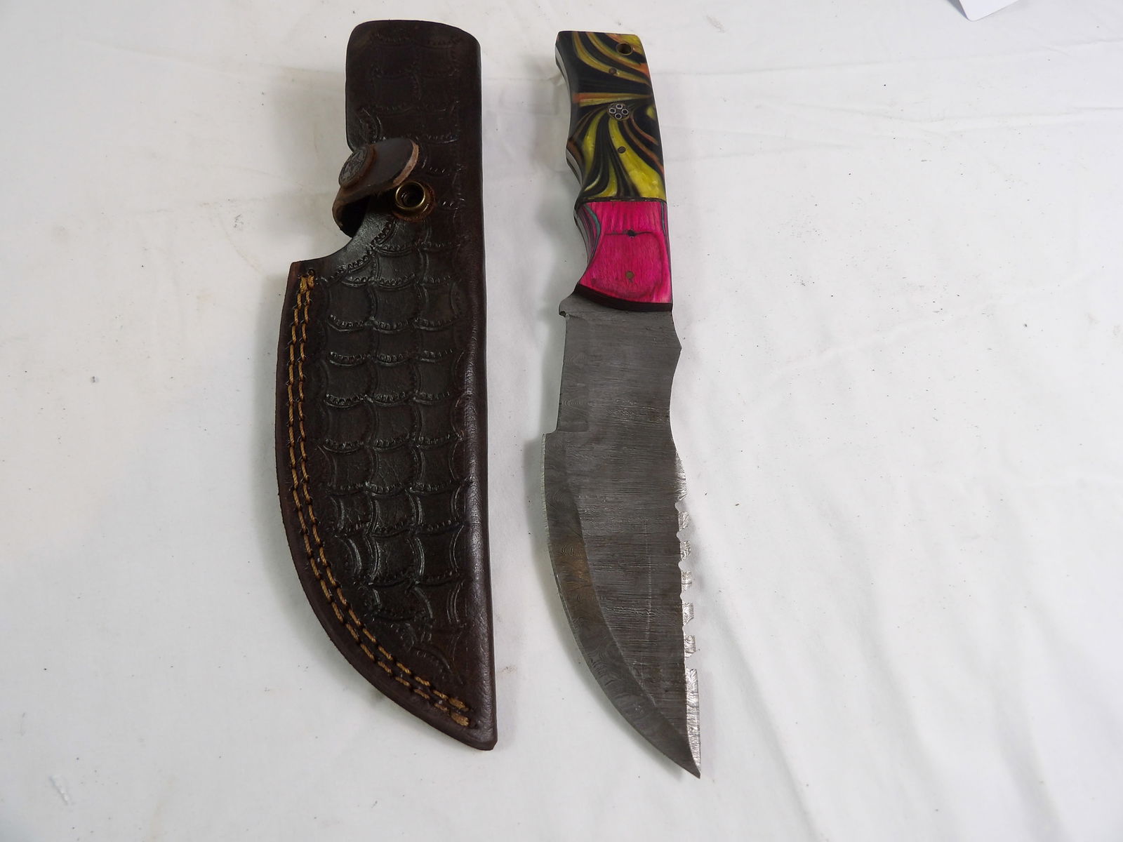 MHS Cutlery: MHS Cutlery Damascus Steel Hunting Knife with Leather Sheath. All measurements approximate. Please see photos for condition and details. Selling as is from 04281.