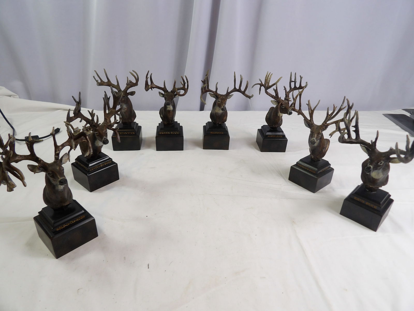 8 PCS Hunting Club Legends (1 of 4)