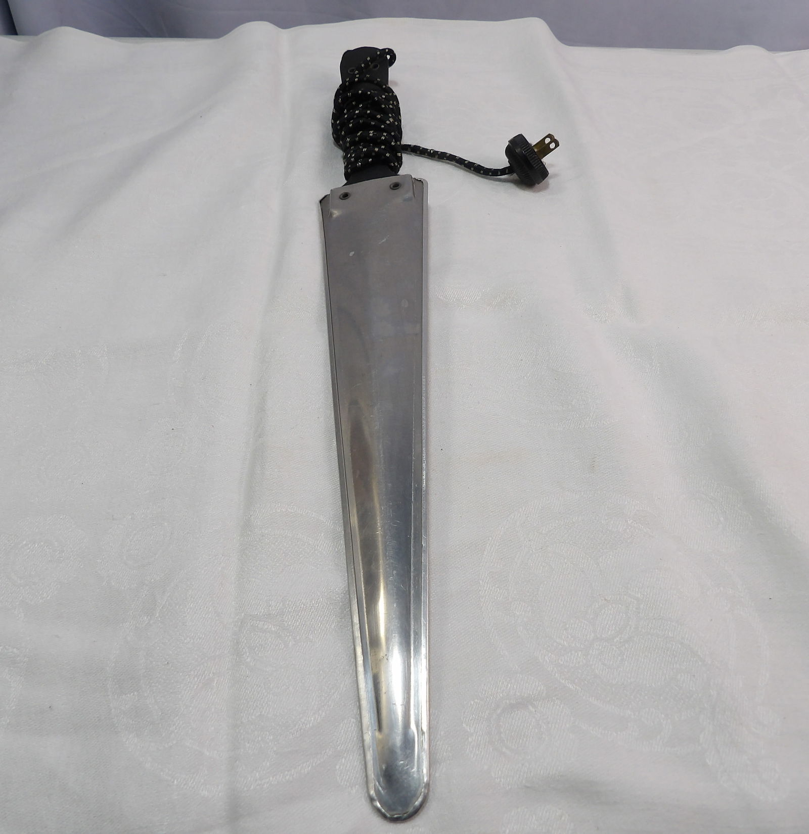 Neck Tie Iron: 20" Vintage Neck Tie Iron. Working Condition. All measurements approximate. Please see photos for condition and details. Selling as is from 04281.