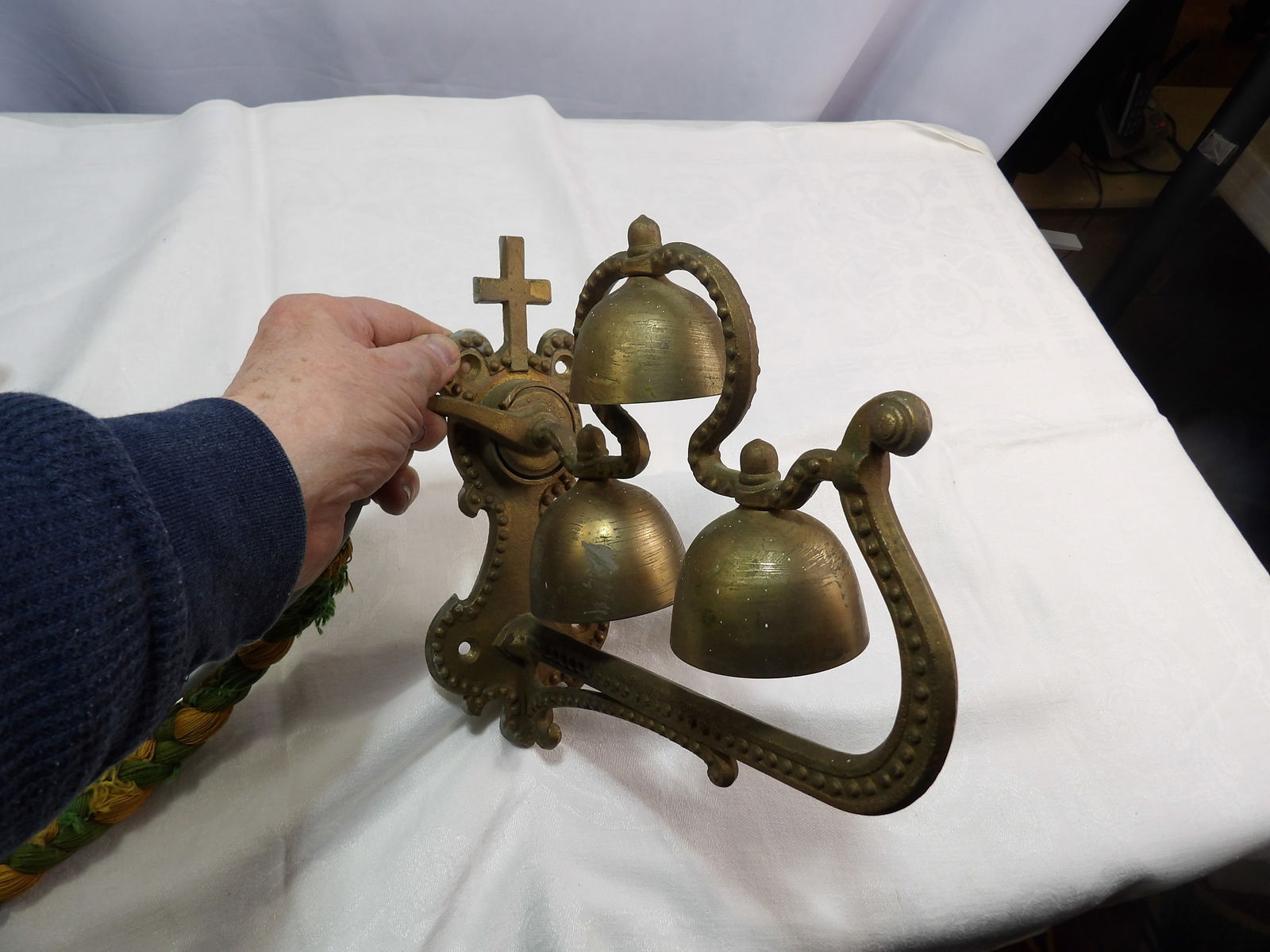 Sanctuary Bells and Cross: Vintage Brass Sanctuary Bells and Cross. All measurements approximate. Please see photos for condition and details. Selling as is from 04281.