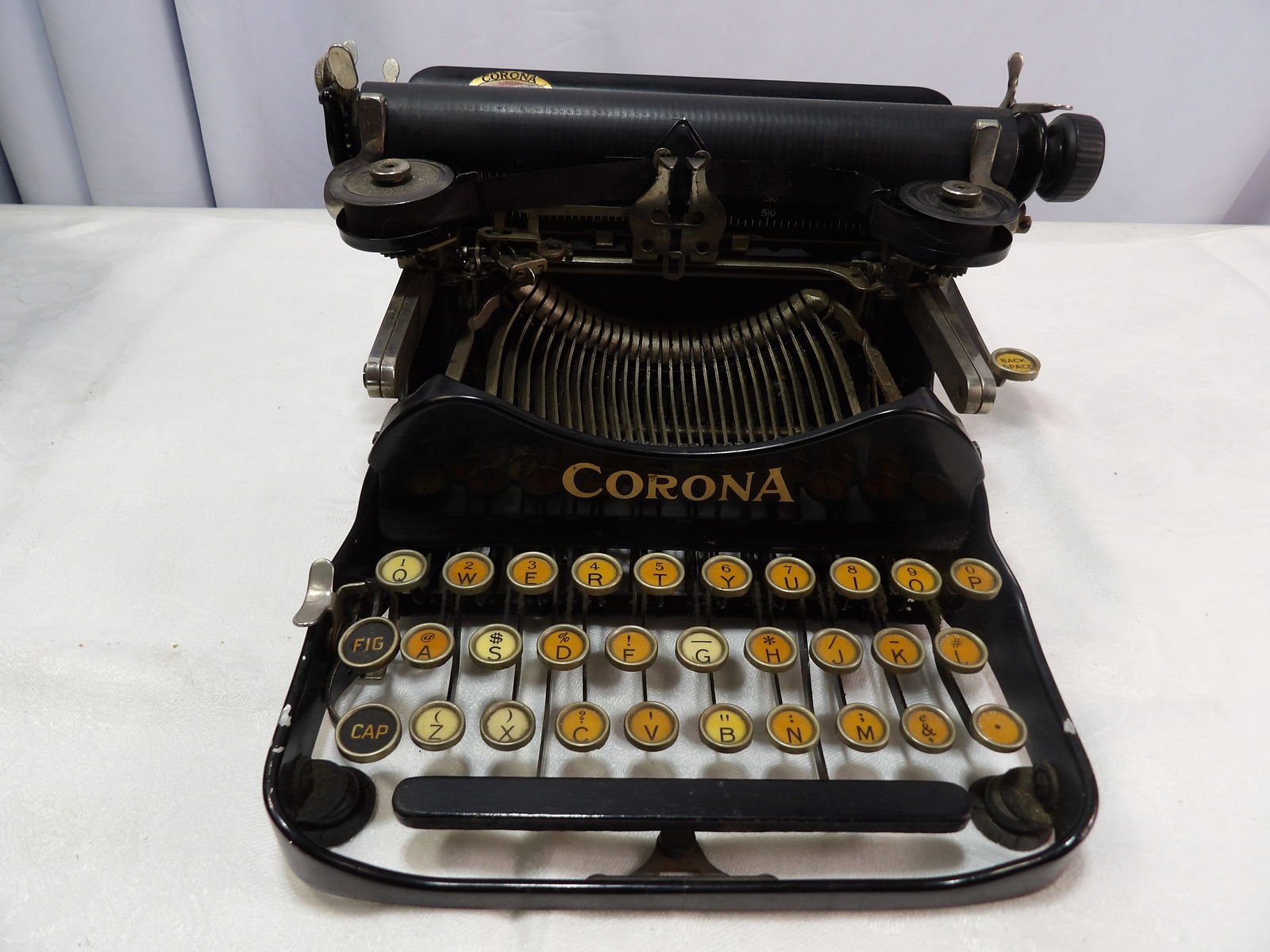 Vintage Typewriter (1 of 4)